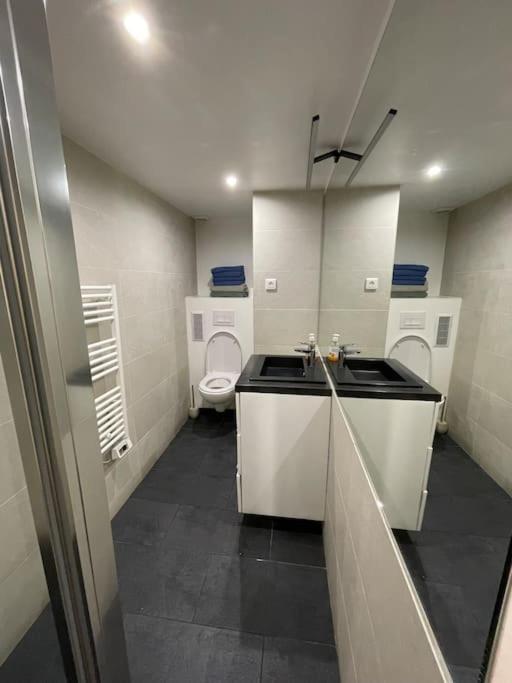 Confortable Appartement 3 Pieces Flatters باريس المظهر الخارجي الصورة
