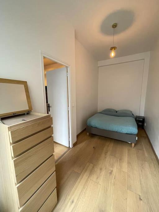 Confortable Appartement 3 Pieces Flatters باريس المظهر الخارجي الصورة
