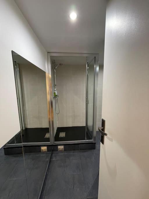 Confortable Appartement 3 Pieces Flatters باريس المظهر الخارجي الصورة